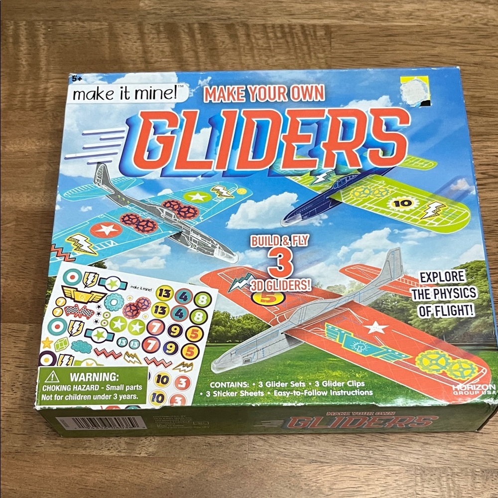 DIY 3D Gliders - Red, Blue, Green